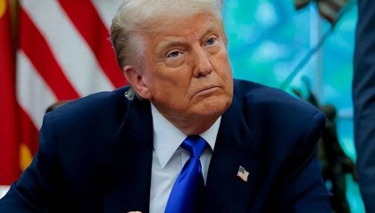 白宫内讧！特朗普30分钟变局，中国政策制定者如秋叶般被扫地出门！