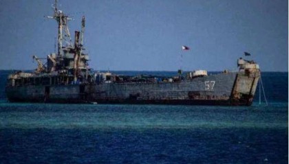 菲律宾要弃船？仁爱礁燃起黑烟真相来了！人民日报敲响“钟声”