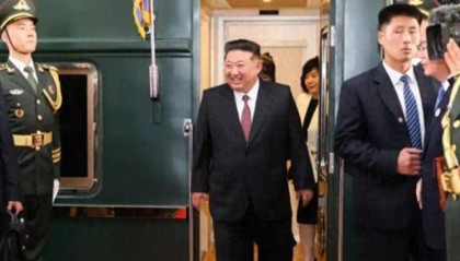 朝外相飞抵中国，有2件事要办！金正恩在阅兵前打出关键牌