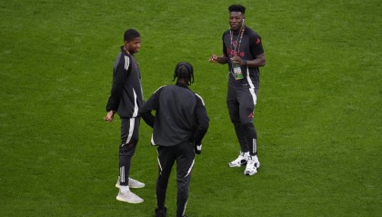 纽卡金主送温暖？3500万镑砸向曼联！“天坑”奥纳纳真要远走沙特？