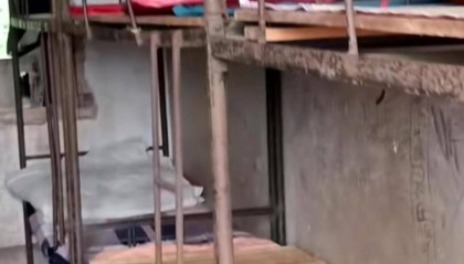 江西一中学宿舍铁床生锈木门破烂？教体局：正在调查