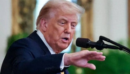 美国突传噩耗，79岁的特朗普确诊患病，白宫还隐瞒了更多事情？美国人至少焦虑4年