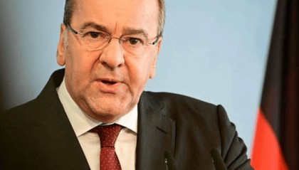 泽连斯基破防了？特朗普突然摊牌，德国紧急喊停，俄军火速行动