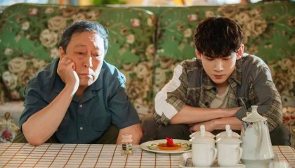 怕被子女掏空棺材本的老人，开始“养老防儿”