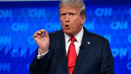 中美握手言和后，3架专机抵达北京，中方主持大局，美方措手不及