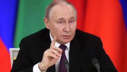 普京同意停火30天，但发“灵魂之问”：谁监督、谁负责？泽连斯基回应