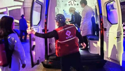 “先救命，责任我们担！”东莞东站一旅客突发心脏骤停