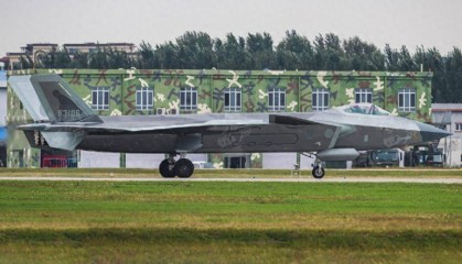 第300架歼-20震撼登场,数量超F-22两倍!网友表示:还远远不够!