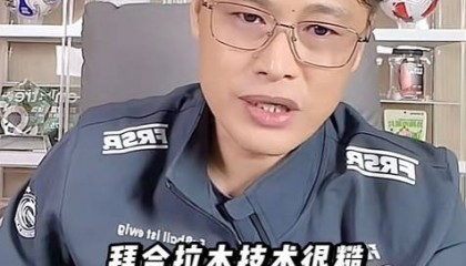 杜震宇:拜合拉木14岁才踢球技术糙 要踏实amp;报复性动作千万不要有