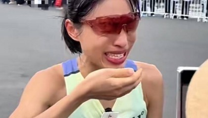 丈夫回应“最快女护士”哭诉调休难:她太激动未完整表达想法