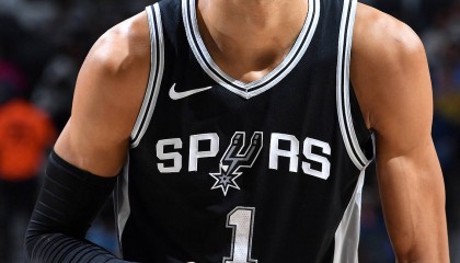 文班亚马职业生涯首个50+ 一纪录成历史第一人