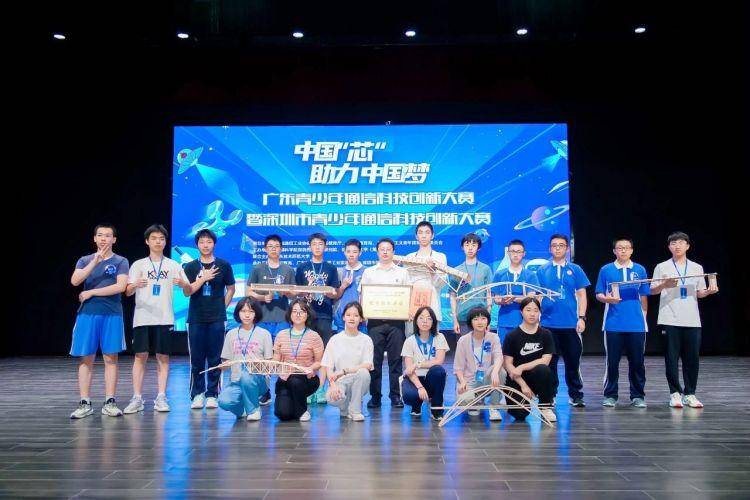 中科附高曹玉峰老师：心怀“国之大者”，播撒科创“火种”