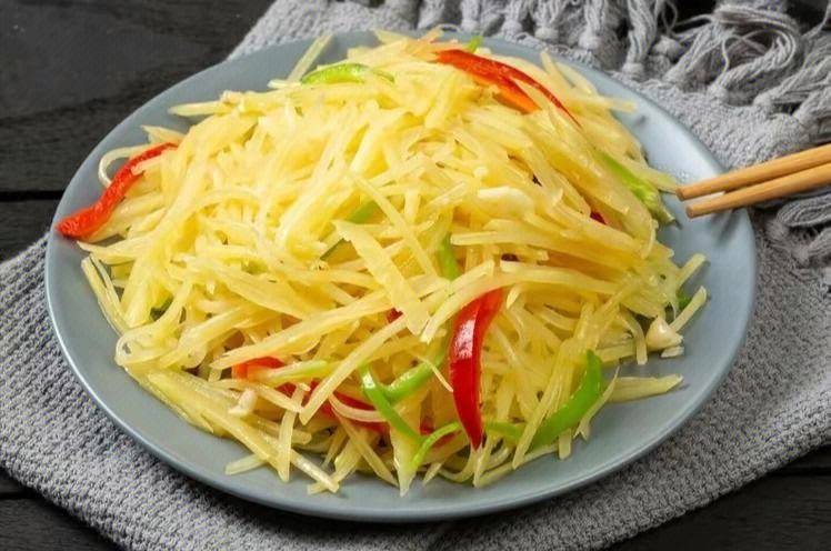 为什么我炒的土豆丝会糊，怎样避免？