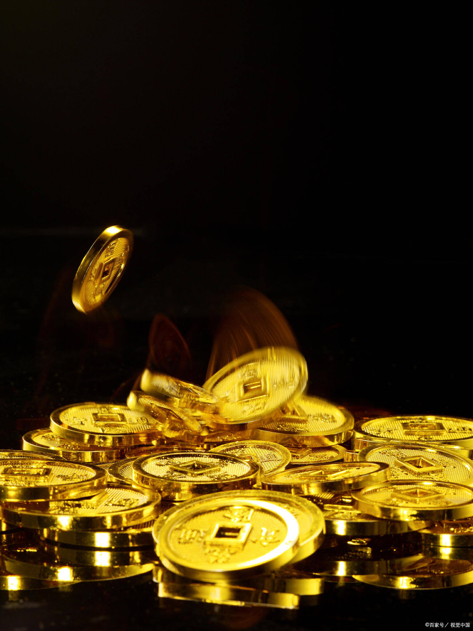 贵金属市场展望：黄金独领风骚，钯金、铂金与白银承压