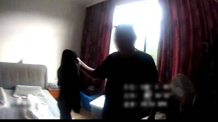 “警察同志，我冤枉啊……”，“嫌疑人”自己拨通了报警电话