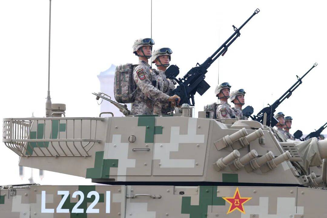 九三阅兵重磅武器汇总来了,完整视频+高清大图!中国军队装备已经Next Level,军迷变军盲