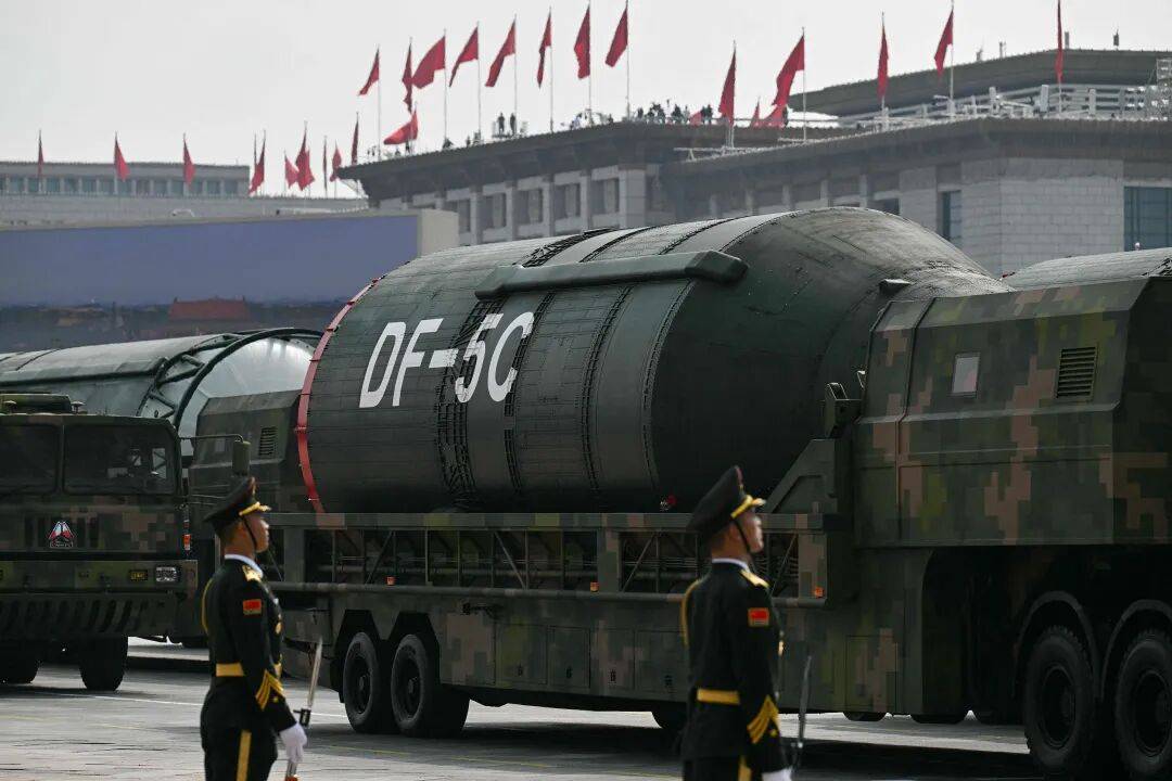 九三阅兵重磅武器汇总来了,完整视频+高清大图!中国军队装备已经Next Level,军迷变军盲