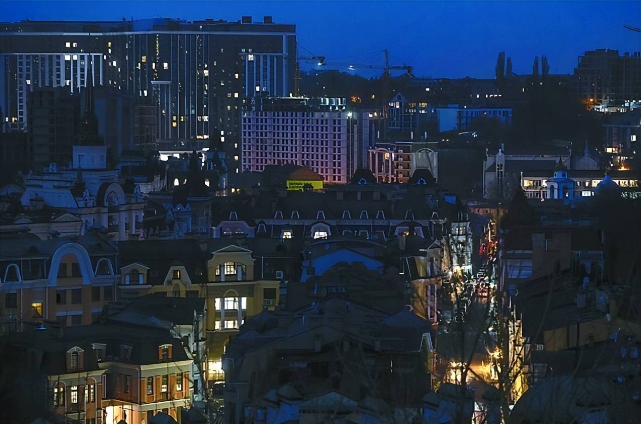 泽连斯基要被美国换掉？白宫已在找继任者，基辅抗议不断 + 前线失利，乌克兰陷入绝境？